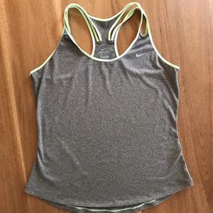 Nike Dri Fit Top - L